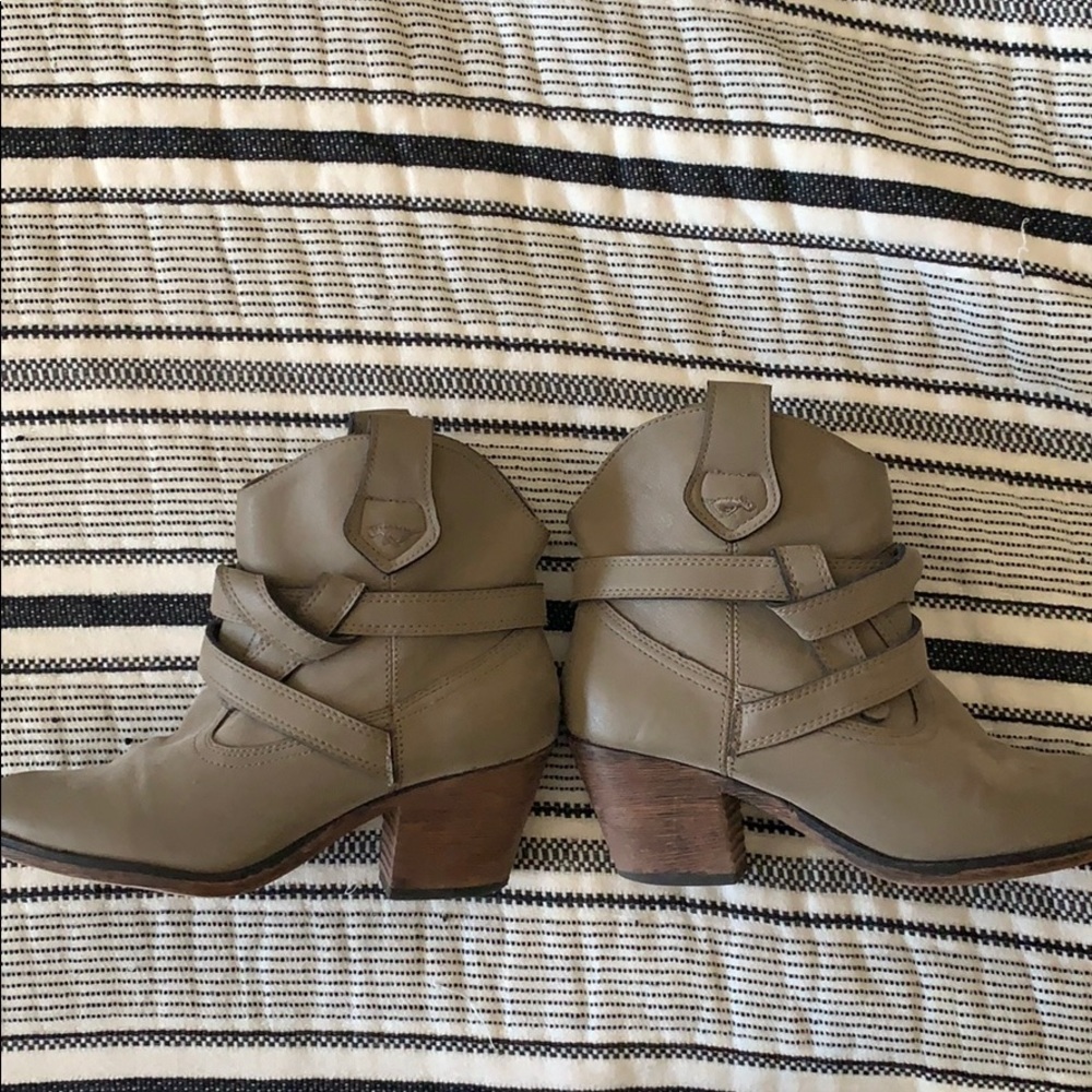 Sayla Vintage Worn Boots